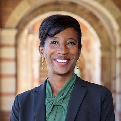 Tracy Johnson headshot